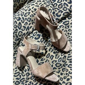 NEW NYDJ Not Your Daughters Jeans Tan Suede Block Heel Sandals, Size 6.5